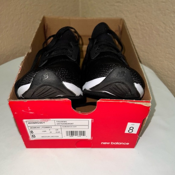 Black New Balance Tennis Shoes. - Picture 5 of 7